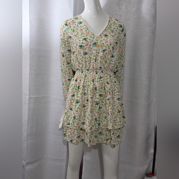 Banana Republic Dresses & Skirts - Floral V-Neck Dress